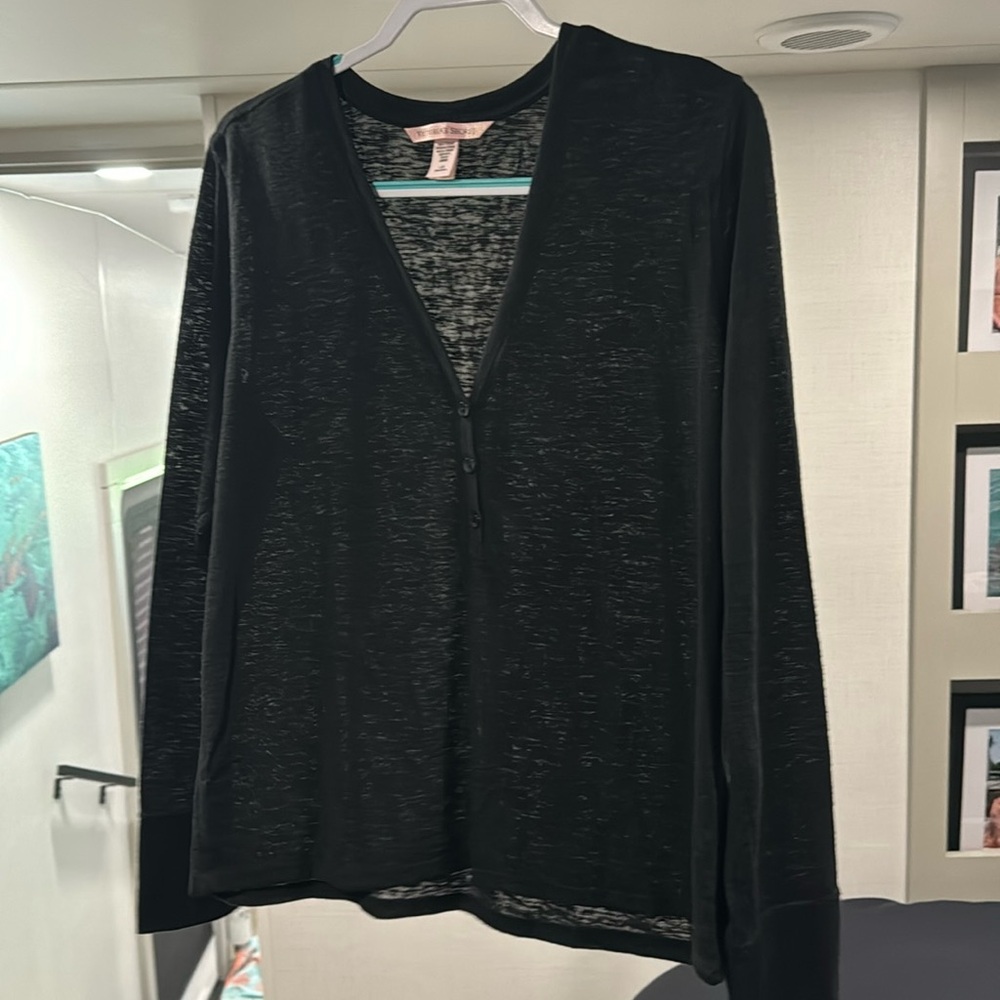 VICTORIA’S SECRET - Long-sleeve Henley - Black - Large
